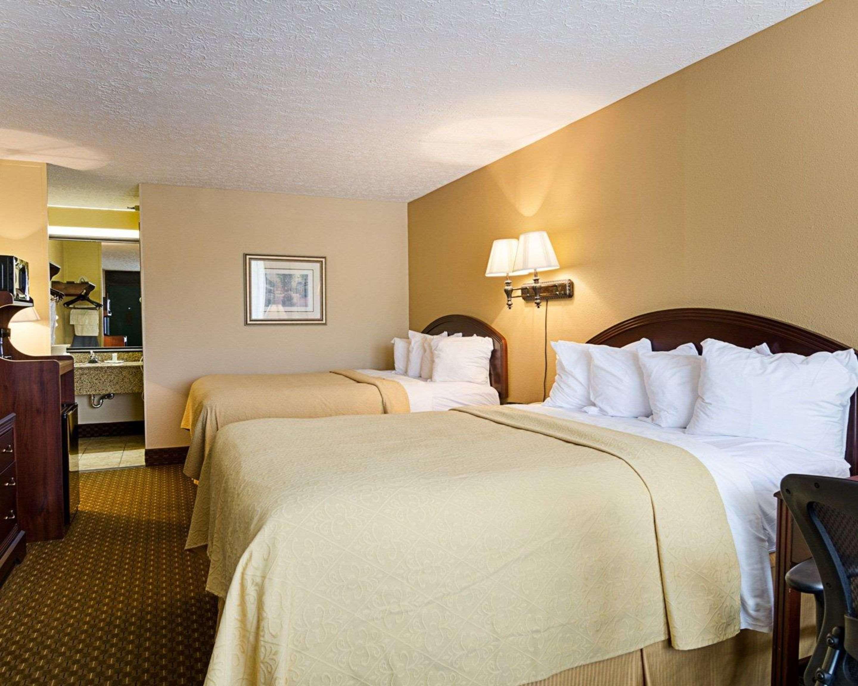 Quality Inn Льюисберг Экстерьер фото