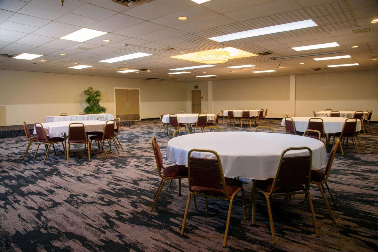 Quality Inn Льюисберг Экстерьер фото