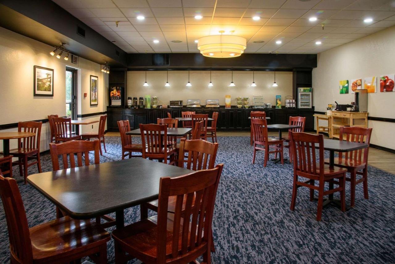 Quality Inn Льюисберг Экстерьер фото