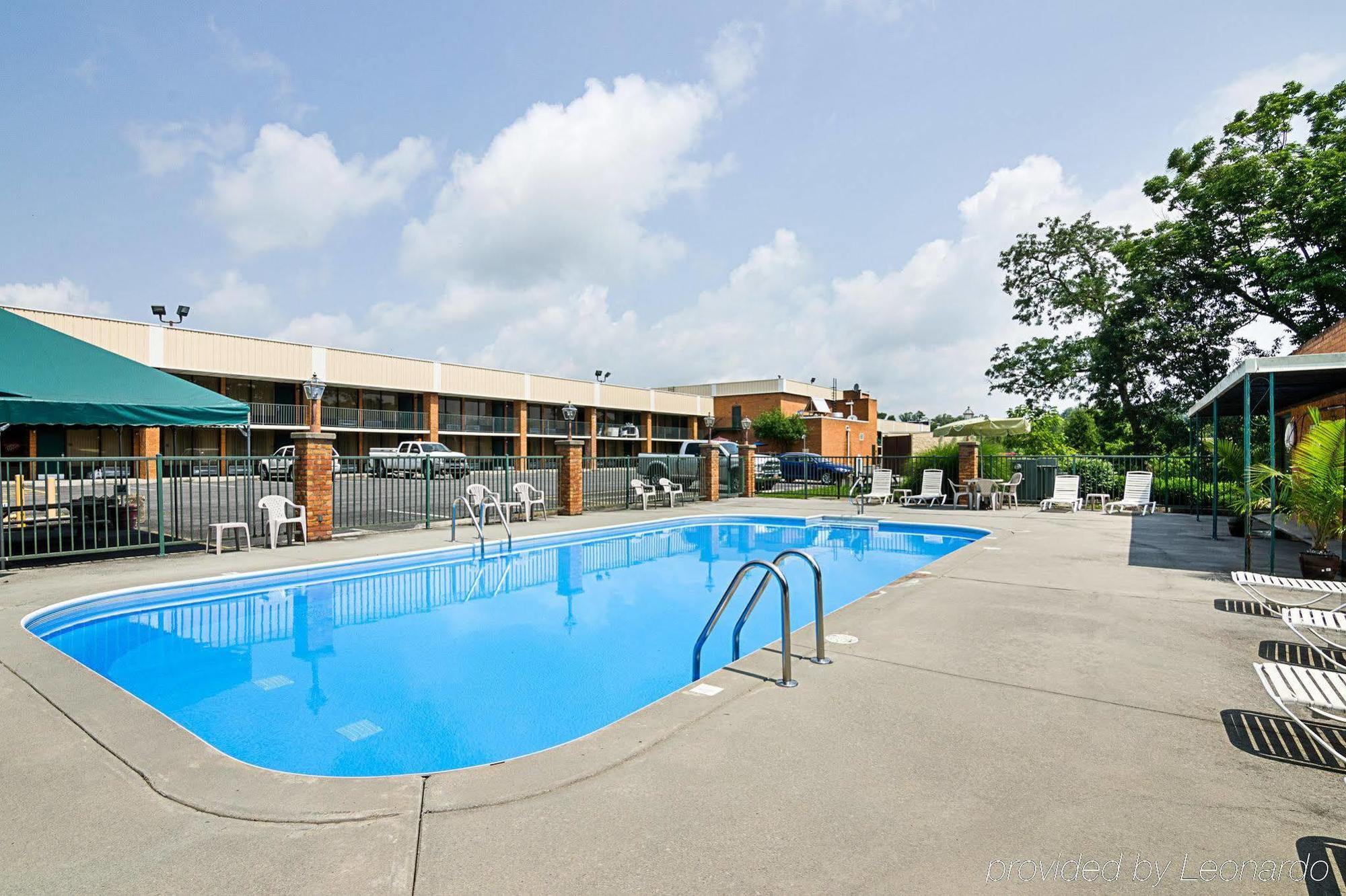 Quality Inn Льюисберг Экстерьер фото