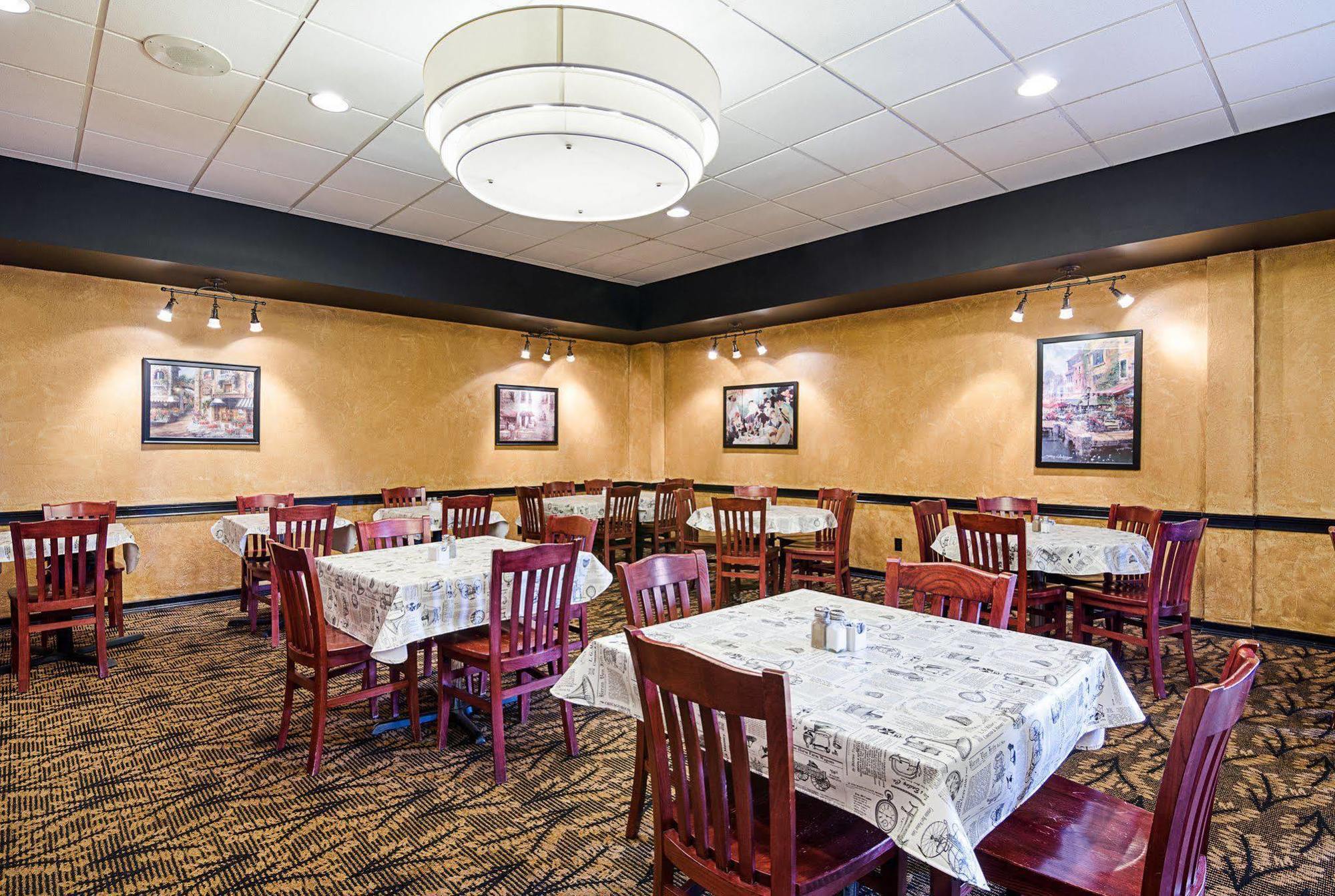 Quality Inn Льюисберг Экстерьер фото