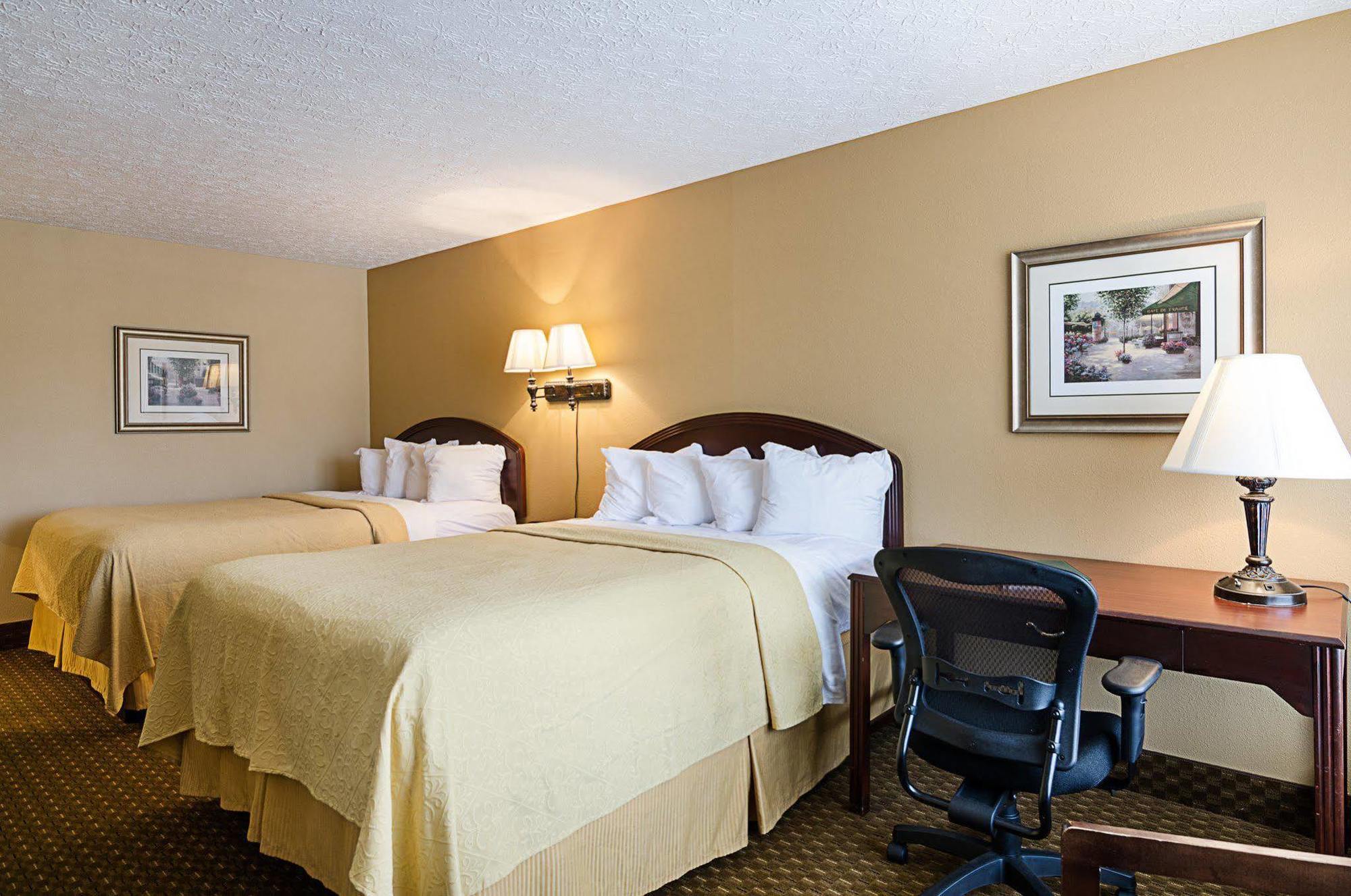 Quality Inn Льюисберг Экстерьер фото