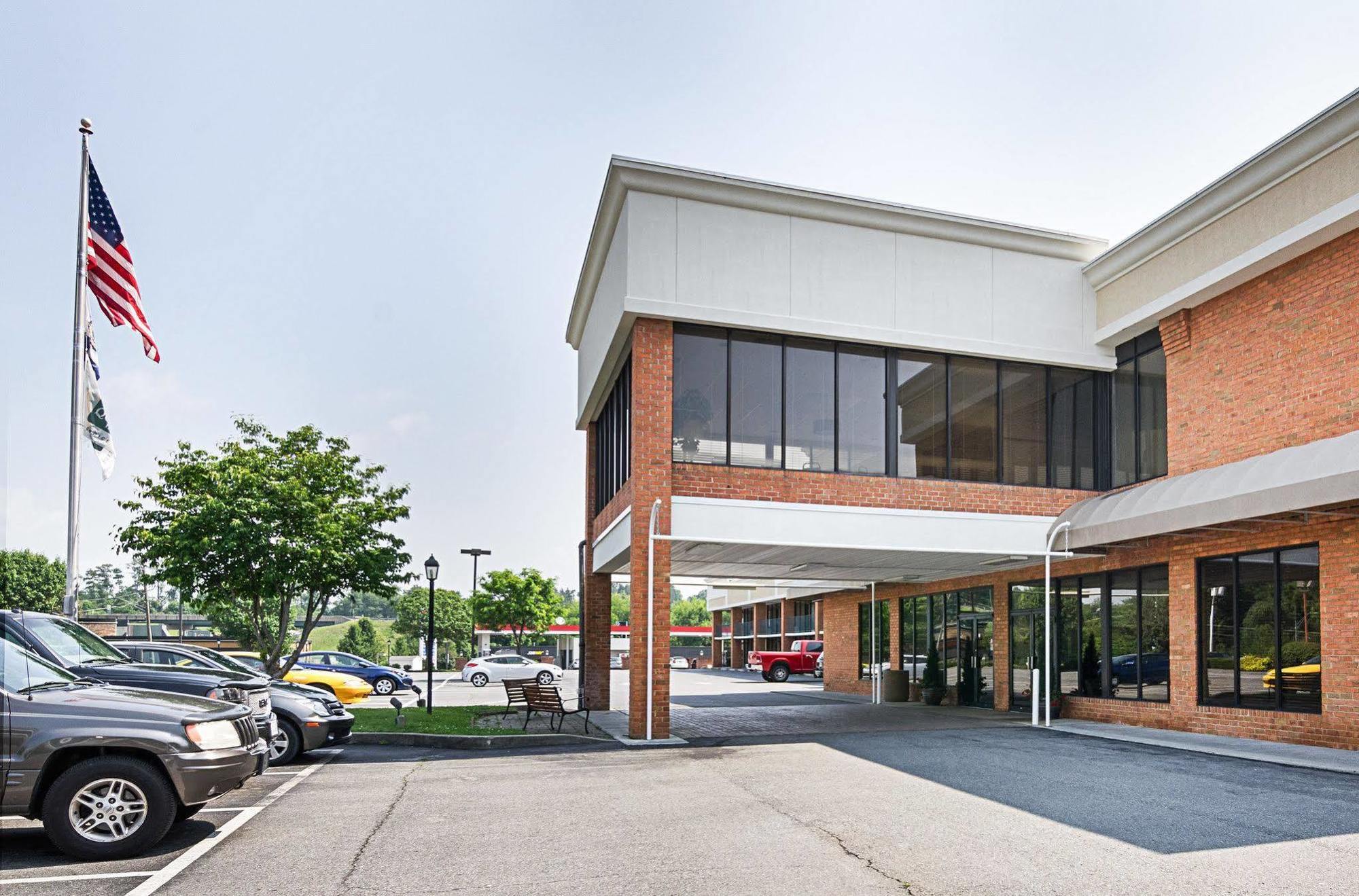 Quality Inn Льюисберг Экстерьер фото