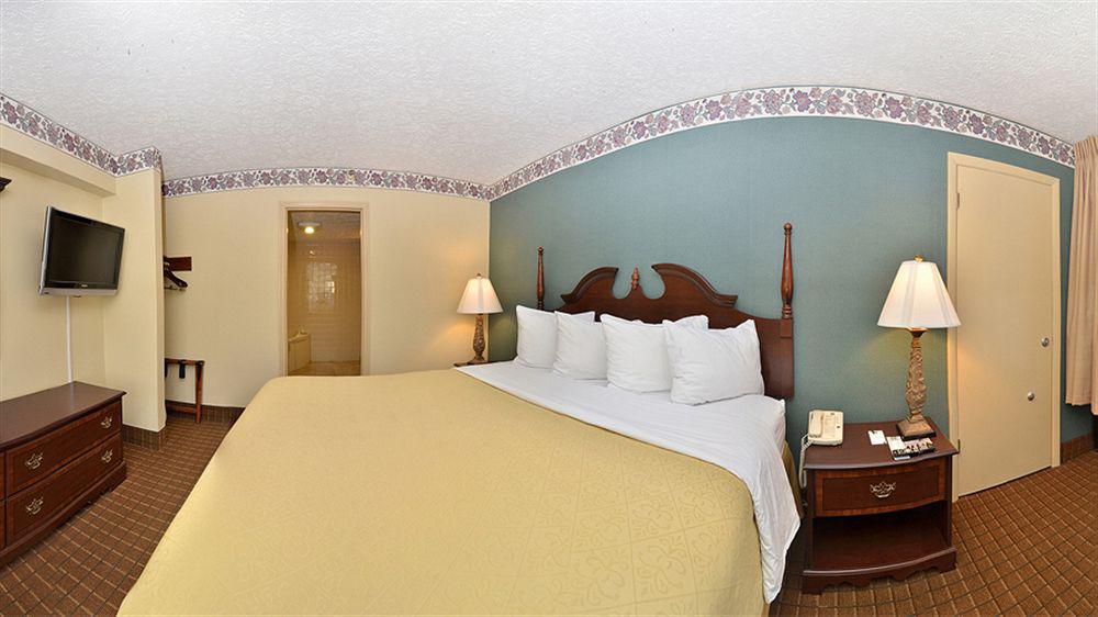 Quality Inn Льюисберг Экстерьер фото